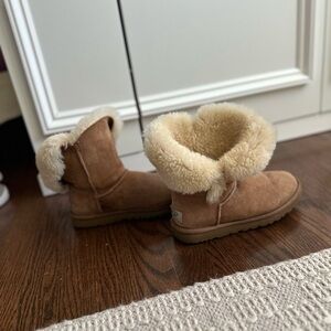 UGG Chestnut Bailey Button Boots